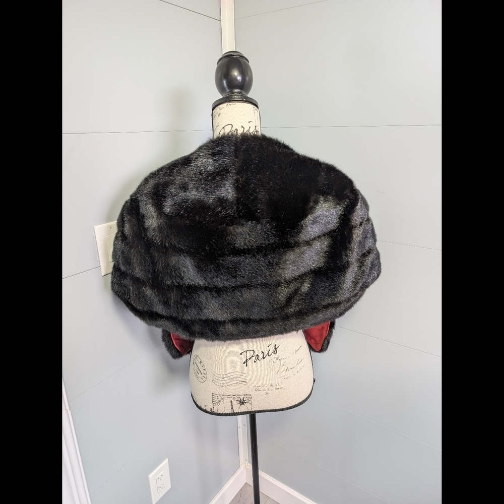Vintage Black Fur Stole/Cape - Fur Type Unknown - Picture 9 of 12
